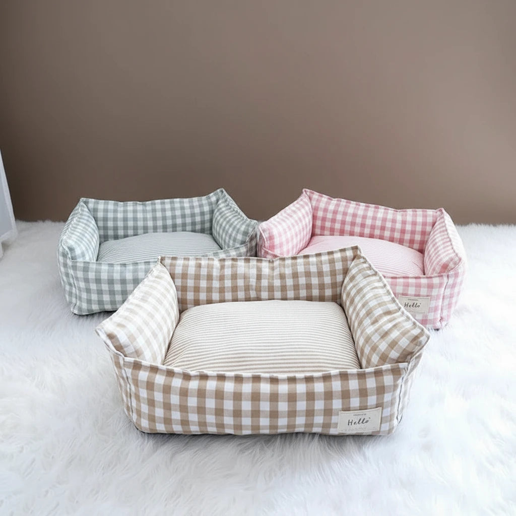 Panier pour chien à carreaux