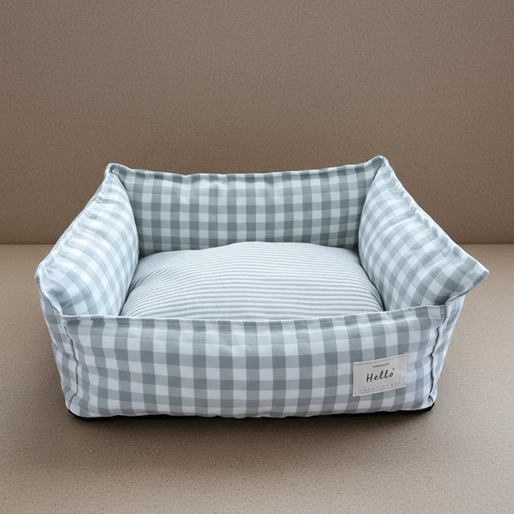 Panier pour chien à carreaux